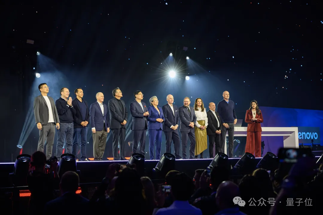 一口气集齐老黄苏妈英特尔，还得是 AI，还得是联想