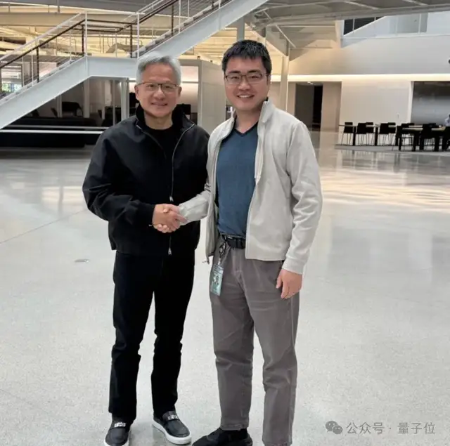 猎头黄仁勋的 2025：高管从巨头挖，干活钟爱华人创业团队