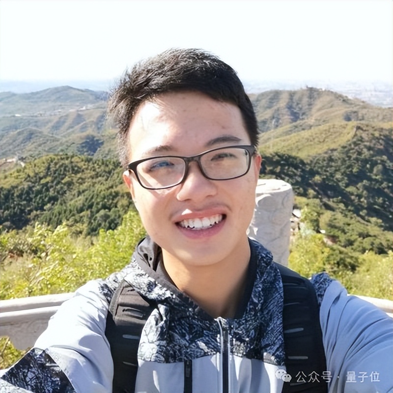 DeepSeek 开源全新 OCR 模型！弃用 CLIP 改用 Qwen 轻量小模型，性能媲美 Gemini-3 Pro